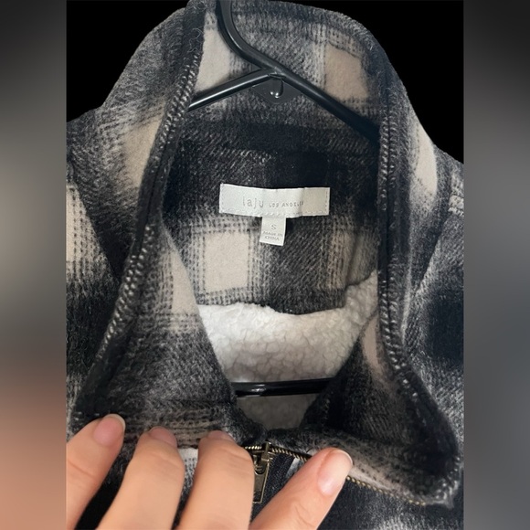 Laju Women's Black and White Plaid Wool Zip-Up Vest Sherpa Lining, Women’s Sz S - Picture 5 of 13